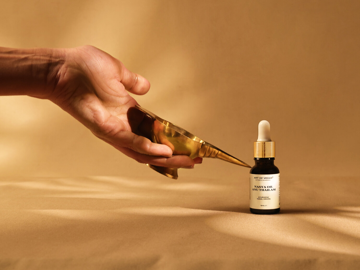 Nosno olje Anu Thailam z obredno posodico Kansa za profesionalne račune Shop Ayurveda EU